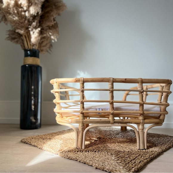 SMALL-Elevated handmade bamboo Pet Bed - Picture 3 of 6